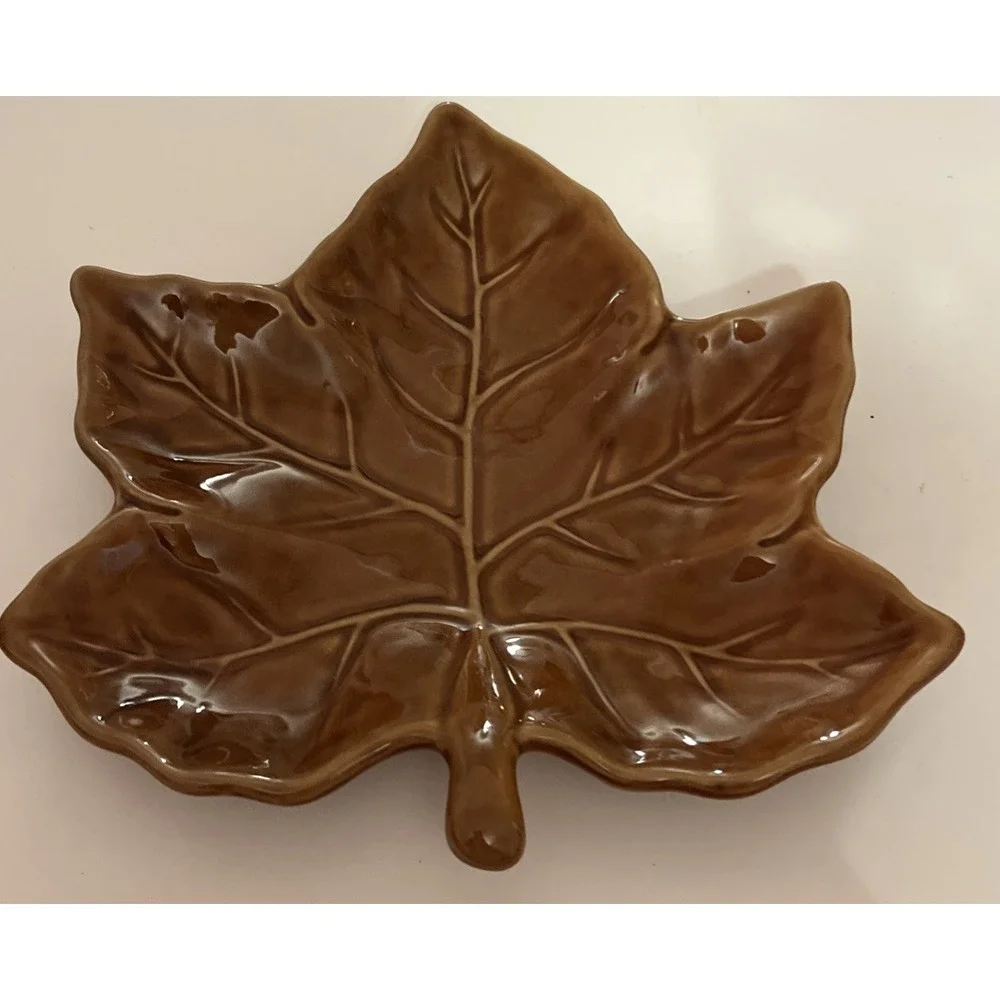 Pottery Barn BROWN Harvest Maple Leaf Salad Apps Dinner Plates Set Of 4 10